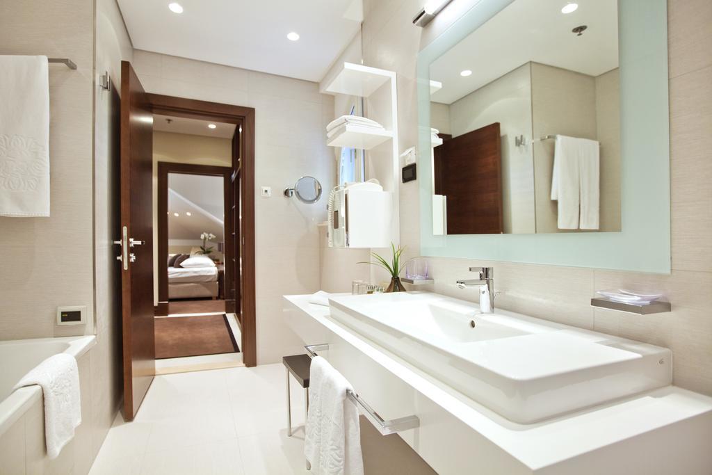 วิลลา ออร์ซูลา Hotel ดูบรอฟนิก ภายนอก รูปภาพ